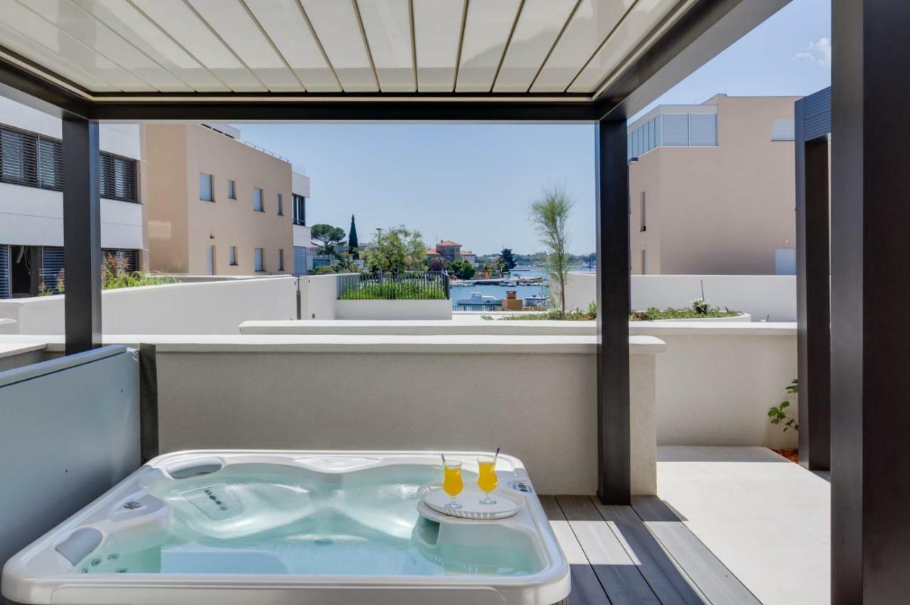 Shell Luxury Residences With Pool And Whirlpool Zára Kültér fotó