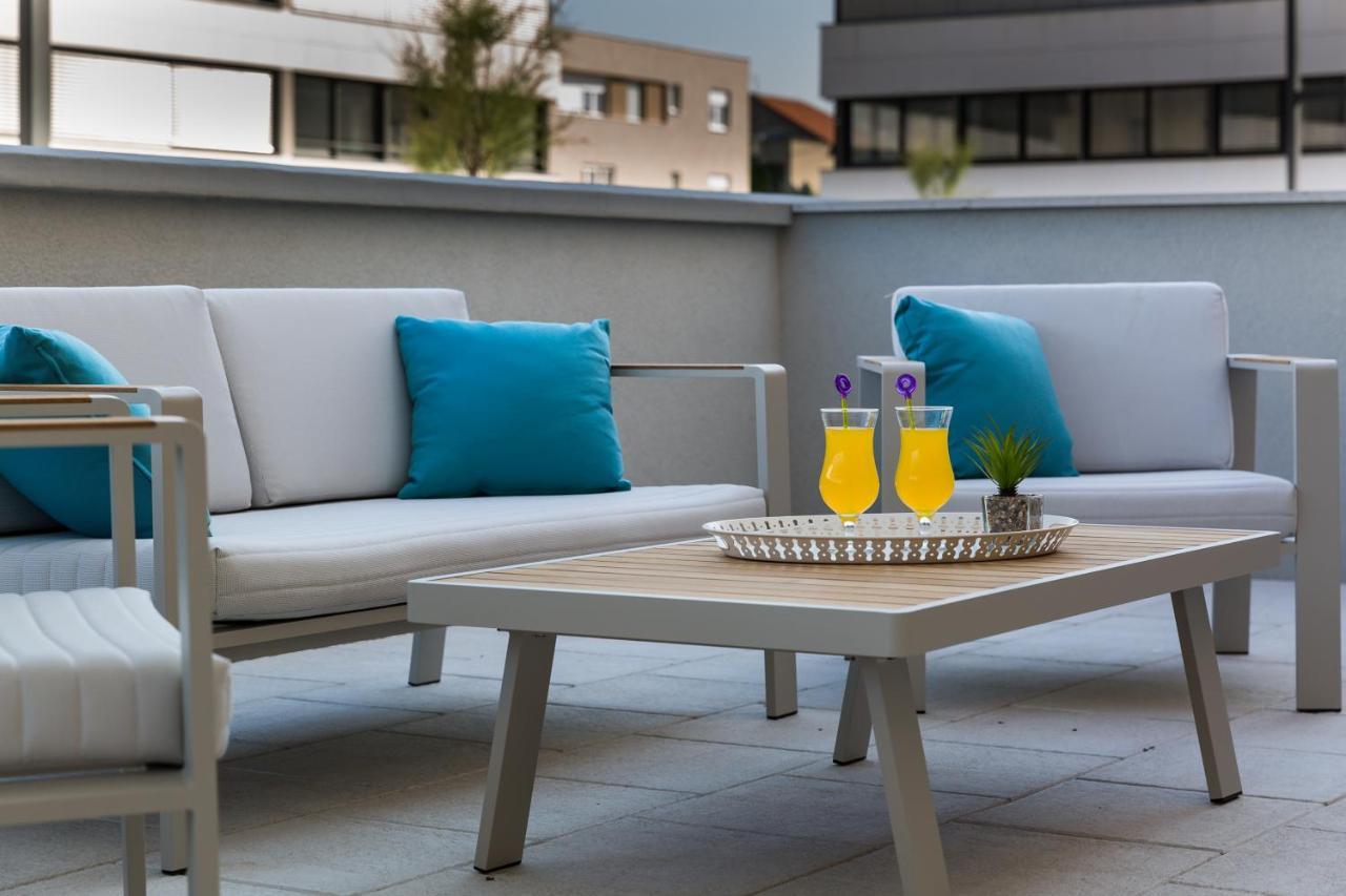 Shell Luxury Residences With Pool And Whirlpool Zára Kültér fotó