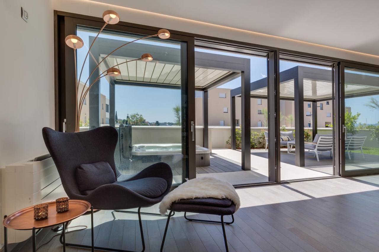 Shell Luxury Residences With Pool And Whirlpool Zára Kültér fotó